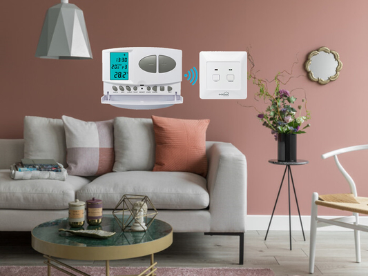 Riseem İçerideki HVAC Sistemi Beyaz Renkli RF Programlanabilir Oda Termostatı Isıtma Sistemleriyle